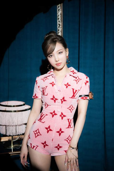 nayeon pink louis vuitton|nayeon Louis Vuitton.